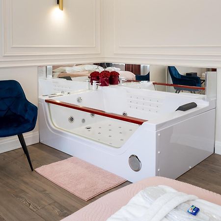 Apartament Glamour Prywatne Jacuzzi Starowislna Krasków Eksteriør bilde