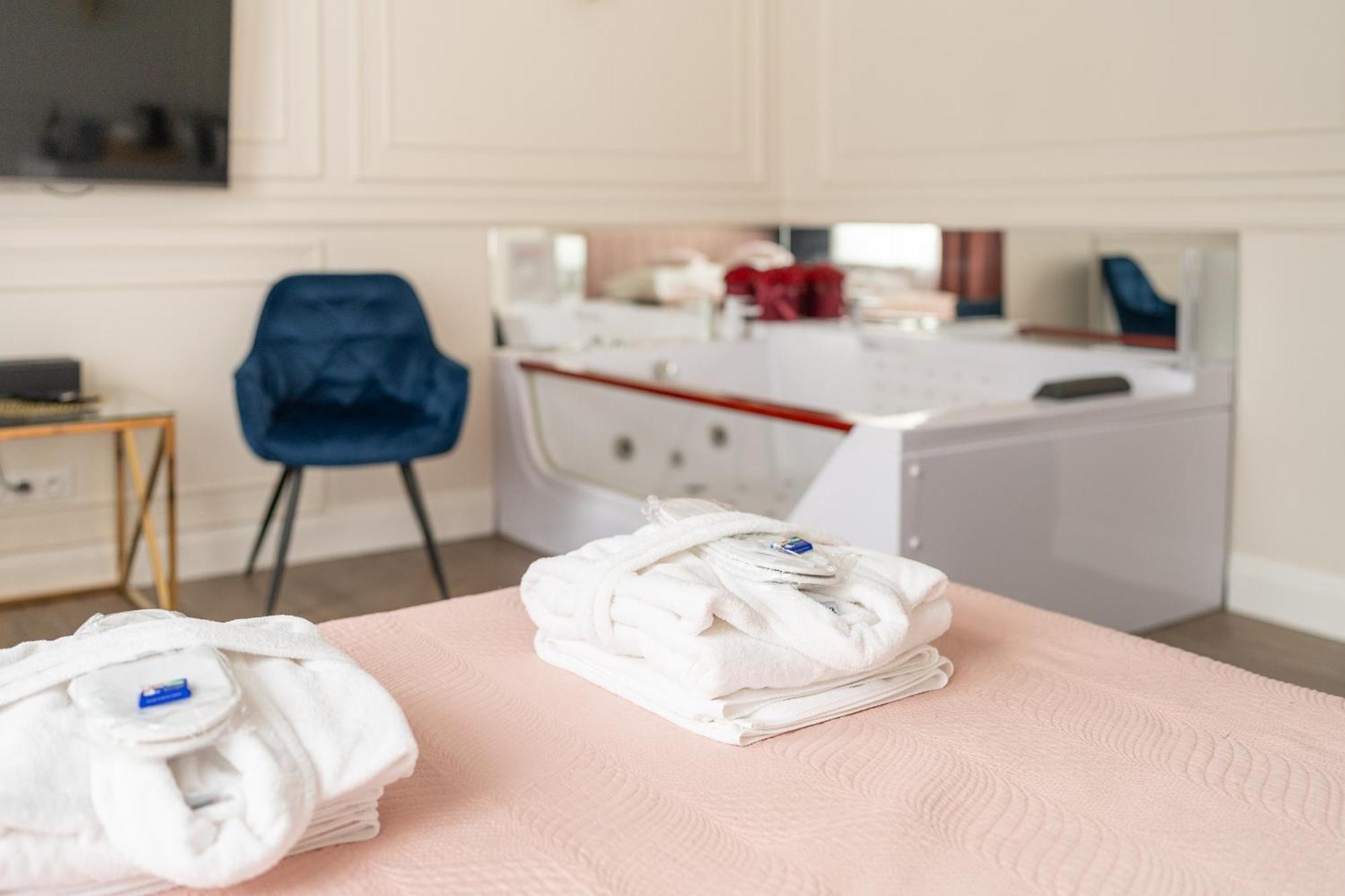 Apartament Glamour Prywatne Jacuzzi Starowislna Krasków Eksteriør bilde